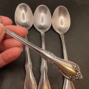 Oneida Mansfield Floral Silver Flatware Set of 4 Soup Spoons